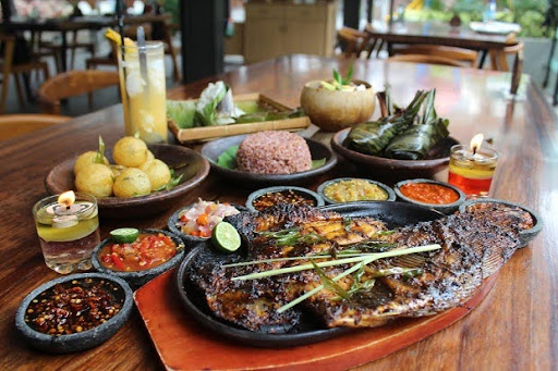 GN Seafood Lesehan: A Coastal Delight in Jeruklegi
